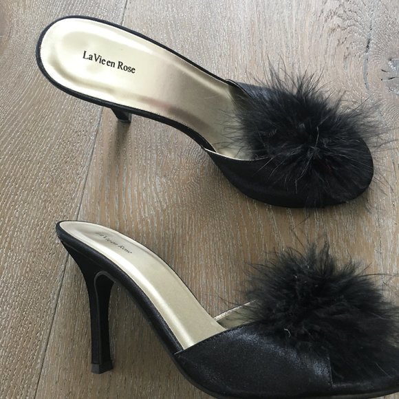 Little Sexy Black Slippers - Picture 1 of 3